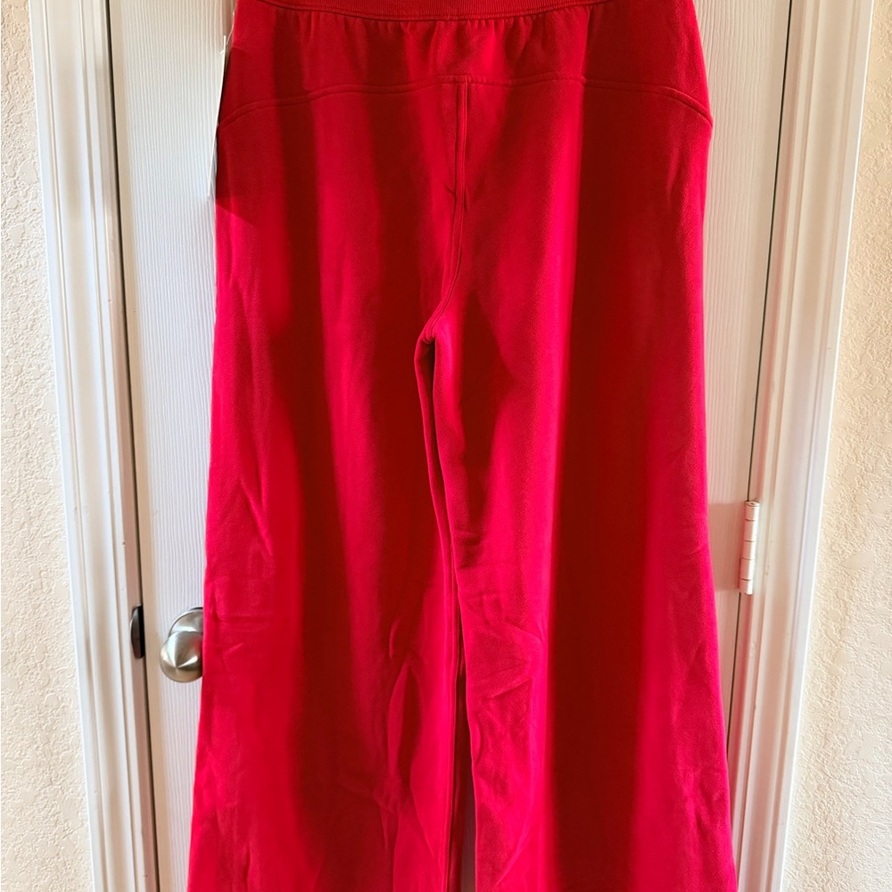 Lululemon Scuba Mid-Rise Wide-Leg Pant (regular) - Picture 4 of 5